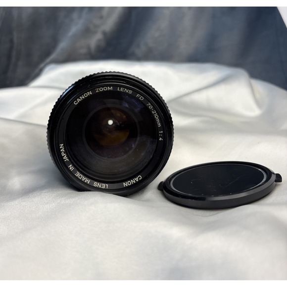 Vintage Japan Made Canon  Zoom Lens FD 70-210mm 1:4 Camara - Picture 1 of 14